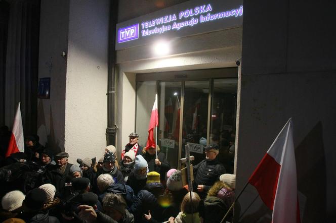 Protest przed siedzibą TVP 