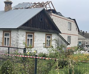 Dom we wsi Wyryki zniszczony przez burzę, a nie drona? Bzdura!