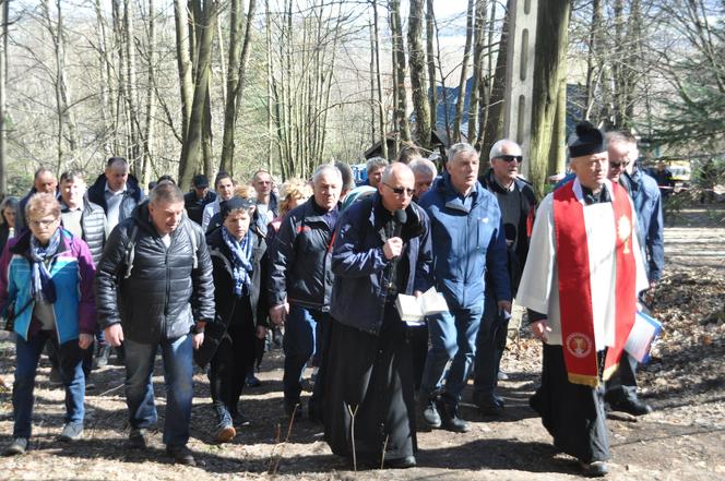 Droga Krzyżowa z Nowej Słupi na Święty Krzyż