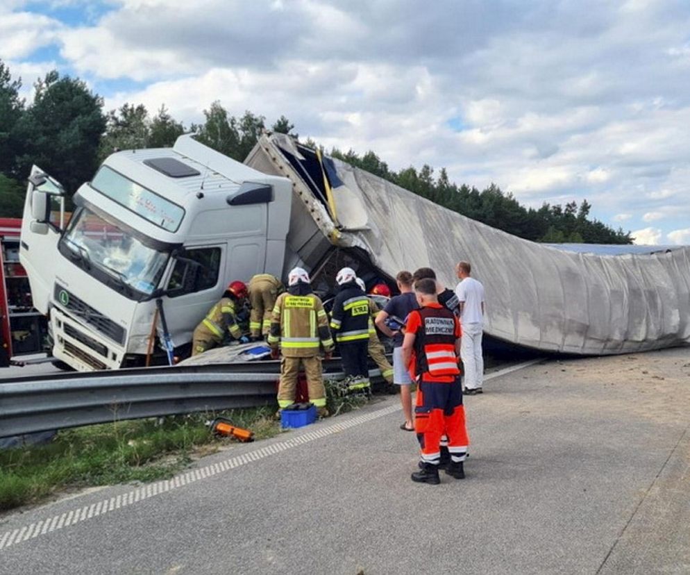 Wypadek na autostradzie A1 w miejscowości Brodowe (woj. łódzkie)