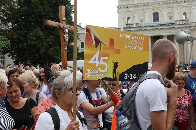 Pątnicy ruszyli na szlak! Z Lublina wyruszyła Lubelska Piesza Pielgrzymka na Jasną Górę 2023