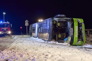 Wypadek polskiego autobusu w Niemczech. Dwie osoby nie żyją, wiele jest rannych