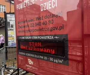 Zanieczyszczenie powietrza w Żorach wciąż bardzo wysokie. Płuca smogowe na rynku są już czarne