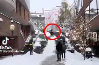 Stok narciarski w centrum Bielska-Białej. Narciarz zobaczył śnieg i oszalał