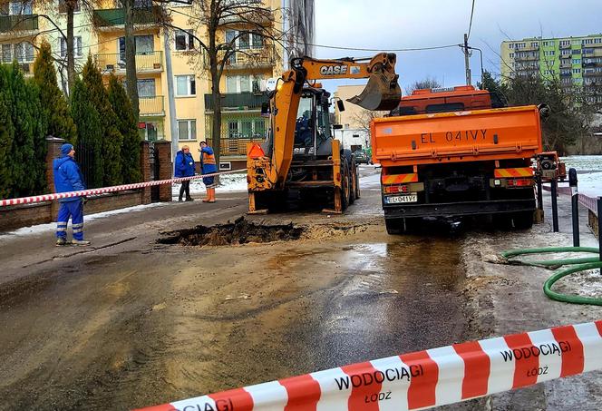 Awaria wodociągowa na łódzkich Bałutach! Utrudnienia w komunikacji miejskiej