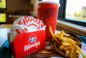 Wendy's w Polsce! Moda na kwadratowe burgery