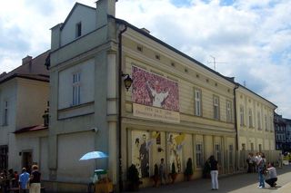 To miasto w Małopolsce jest nazywane polskim Watykanem. Mało kto wie, że jest 600 lat starsze od stolicy kościoła