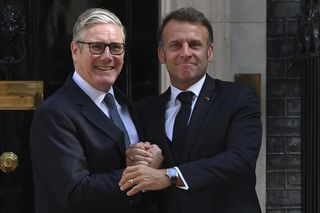 Wielka Brytania i Francja mówią jednym głosem. Chcą zwiększenia presji na Rosję