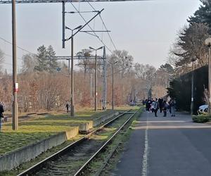 W oczekiwaniu na pociąg w Ciechocinku