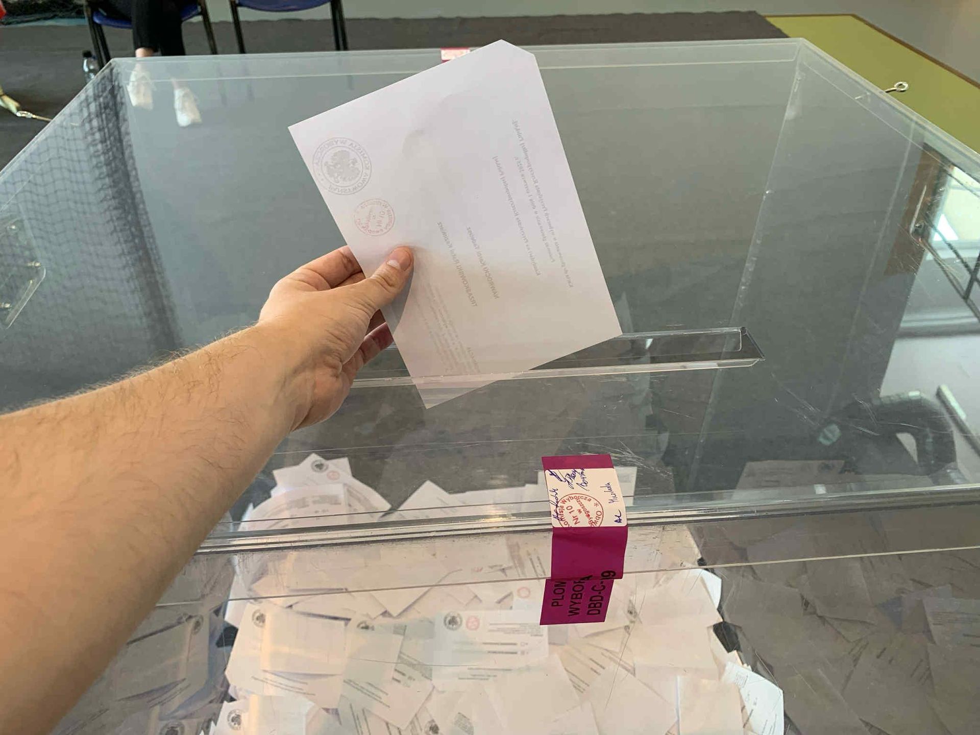 Sfałszowane wybory?! Nowy sondaż wstrząsa Polską. Polacy zabrali głos