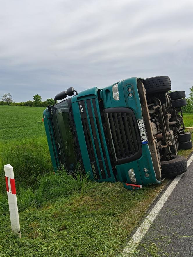 Nieudany manewr na drodze