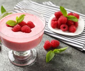 Co można zrobić z białek na deser? Ekspresowy przepis na wyborne pianki 