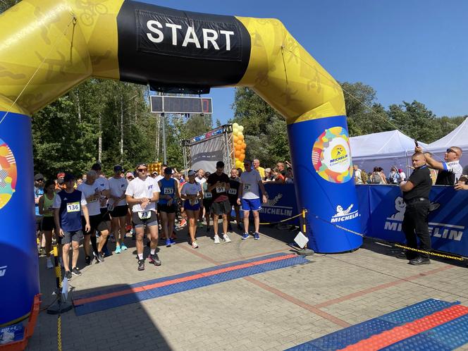 Kilometry Pomocy Michelin 2024. Sportowe emocje na plaży miejskiej w Olsztynie. Zobacz zdjęcia!