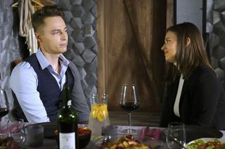  Barwy szczęścia, odcinek 2428 - opis, streszczenie: Józek robi Gabrieli niespodziankę, ale ona nie ma dla niego czasu 