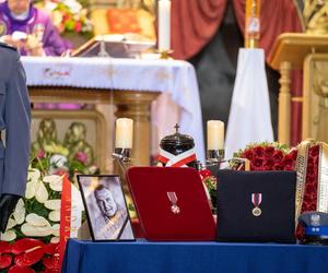 Pogrzeb śmiertelnego postrzelenia policjanta w Racioborzu