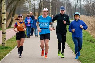 Niezniszczalny maratończyk z Pabianic. Przebiegnie 10 maratonów, żeby wesprzeć chore dzieci