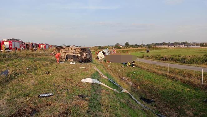 Wypadek na A4 pod Krapkowicami. Osiem osób rannych po zderzeniu autobusa i busa [ZDJĘCIA]