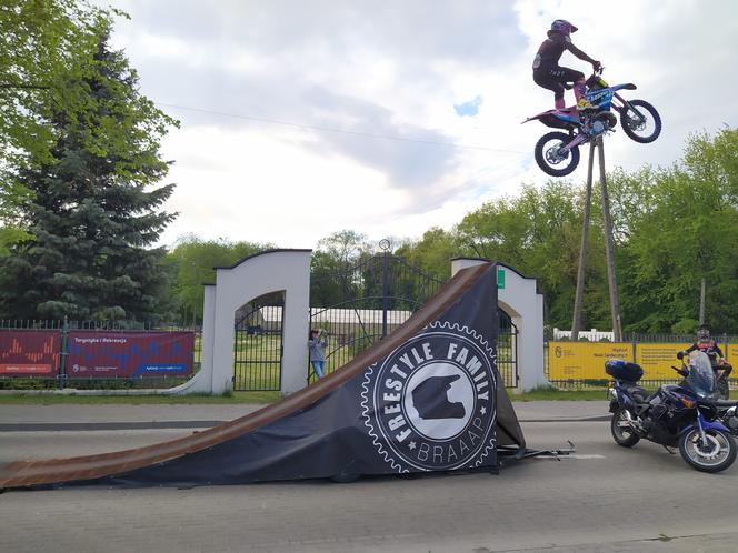 Koncerty i pokazy Freestyle Motocross w Siedlcach podczas MotoWiosny rozgrzały serca mieszkańców