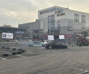 Finał WOŚP w Olsztynie. Występy artystyczne w Kortosferze i driftowanie na parkingu UWM [ZDJĘCIA]