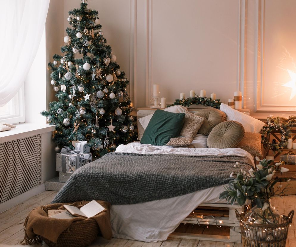 Twoja sypialnia też może być magiczna! Te świąteczne dekoracje robią efekt wow