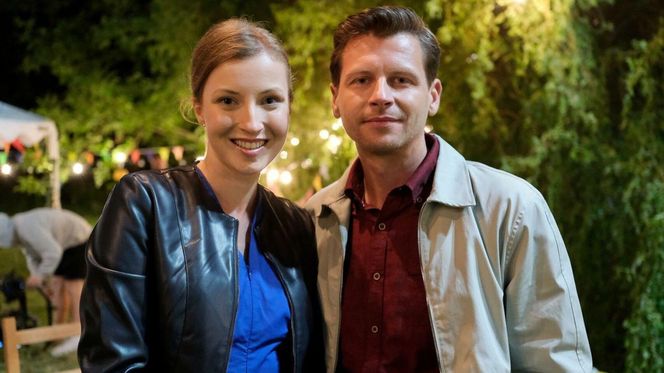 25 lat M jak miłość odcinek specjalny. Natalka (Dominika Suchecka), Adam Karski (Patryk Szwichtenberg)