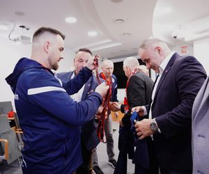 Siatkarze KPS-u z medalami na szyi, dziękowali kibicom za udany sezon