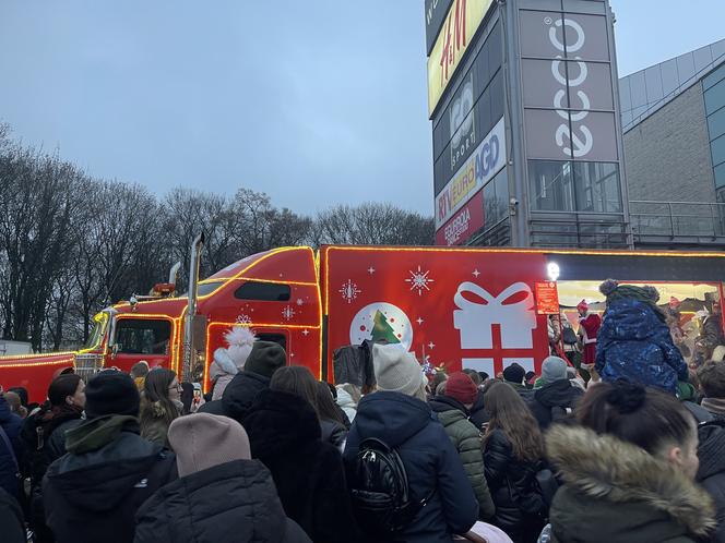Tłumy w Galerii Kazimierz. Świąteczna ciężarówka Coca-Coli zawitała do Krakowa