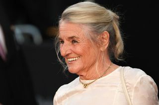 DiCaprio spotyka się z 27-latką, bo mama mu kazała! Zagadka rozwiązana