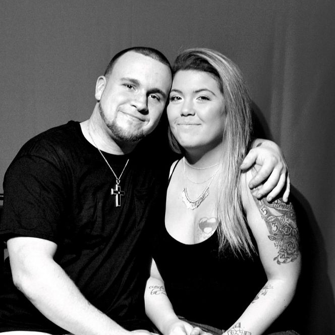 Zamordował ciężarną żonę, ranił córeczki, bo chciał syna