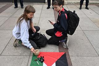 Protest studentów pod bramą Uniwersytetu Warszawskiego 