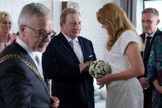 M jak miłość odc. 1684. Staszek (Sławomir Holland), Krystyna Banach (Dorota Chotecka-Pazura)