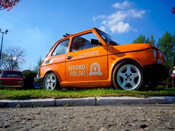 Zlot fiatów 126p w Galerii Libero Katowice