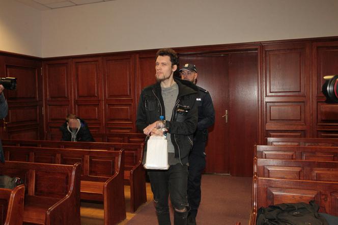 Karl Pfeffer przed sądem. Oskarżony o makabryczne zabójstwo matki 