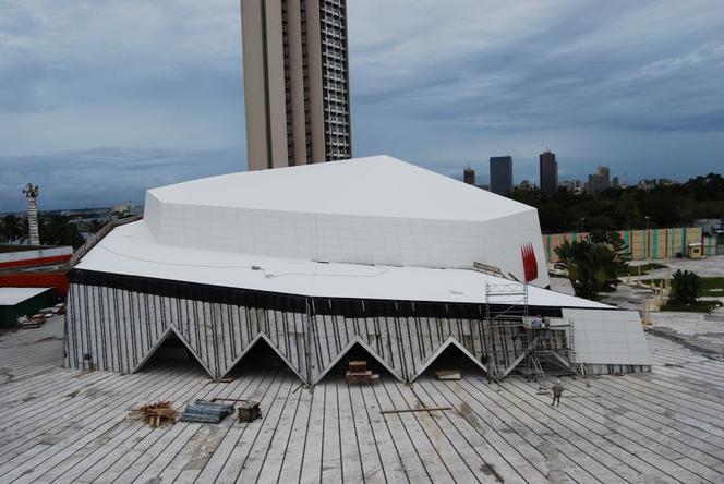 DuPont_Corian_Palais_Congres_Abidjan_installation_0325.JPG
