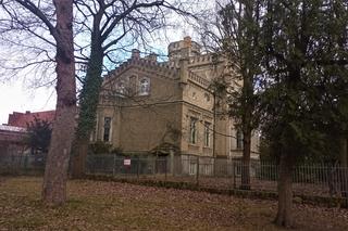 Angielski zamek ponownie wystawiony na sprzedaż