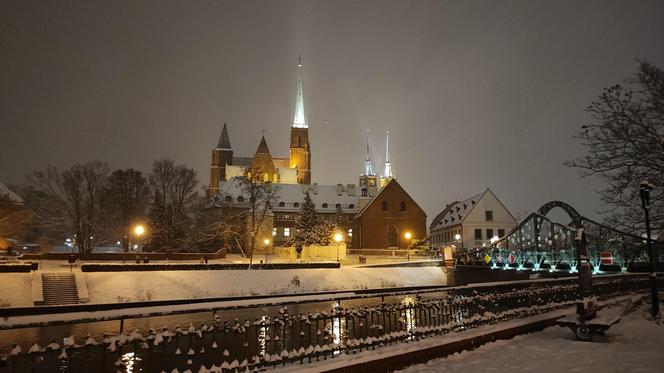 Ostrów Tumski we Wrocławiu w zimowej odsłonie. To miejsce trzeba odwiedzić [zdjęcia]