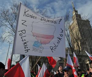 Protest Rolników w Warszawie, gorąco pod PKiN