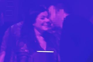 Katarzyna Cichopek w objęciach obcego mężczyzny. Tańcowali razem do rana