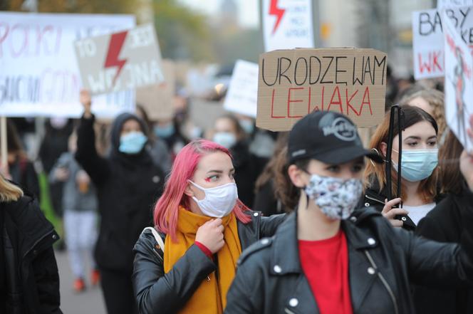 Koszalin: Protest kobiet na ulicach miasta