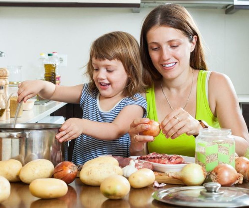DIETA DZIECKA: dzieci, które samodzielnie gotują są zdrowsze [FILM]