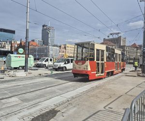 Tramwaje wróciły na Rynek w Katowicach. A to wciąż plac budowy