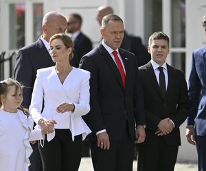  Kasia Nawrocka na biało czekała na rodziców 