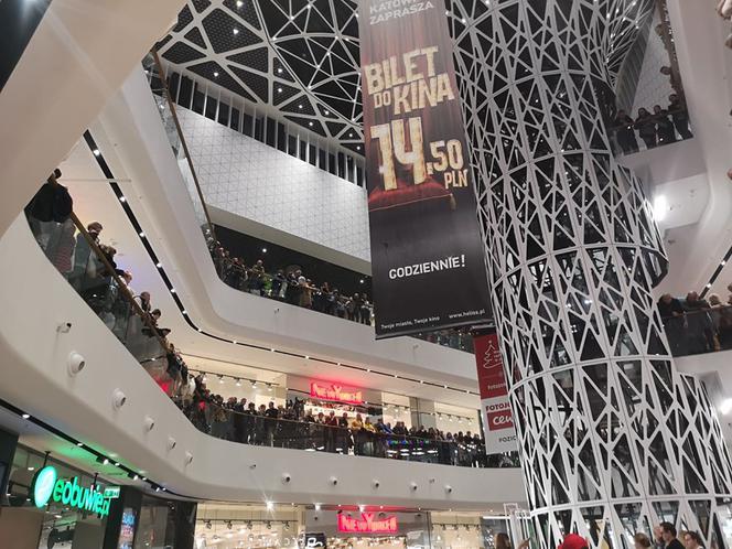 Dzikie tłumy w Galerii Libero. Centrum handlowe świętowało urodziny. Była też loteria 