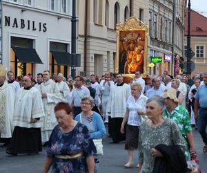 76. rocznica Cudu Lubelskiego. Procesja różańcowa w centrum Lublina