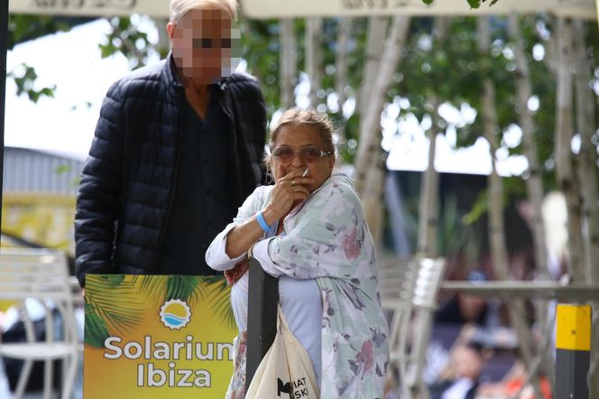 Grażyna Zielińska. Babka z "Rancza" kurzy jak smok