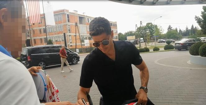 Robert Lewandowski. Przywieżli Lewego merolemza 400 tys zł