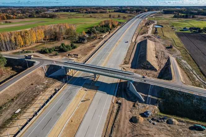 18 grudnia GDDKiA oddała  do ruchu ostatni z trzech odcinków autostrady A2 Mińsk Mazowiecki – Siedlce, pomiędzy węzłami Groszki i Siedlce Zachód