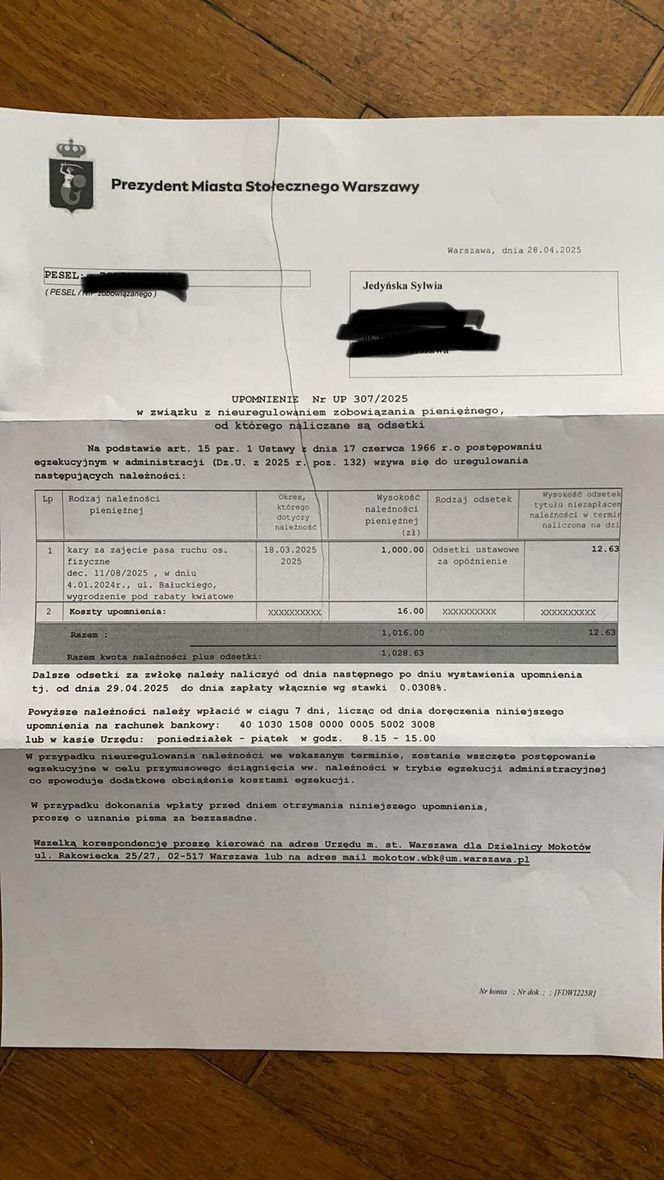 Mieszkanka Mokotowa musi zapłacić karę za posadzenie kwiatów. Kwota powala na kolana! Urząd mówi jasno