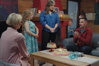 	M jak miłość odc. 1740. Anita (Melania Grzesiewicz), Pola (Hania Nowosielska), Weronika (Ewelina Kudeń-Nowosielska), Kamil (Marcin Bosak)