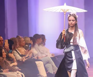 Pokaz mody w Sosnowcu. Skąd znamy ten styl? Zobaczcie